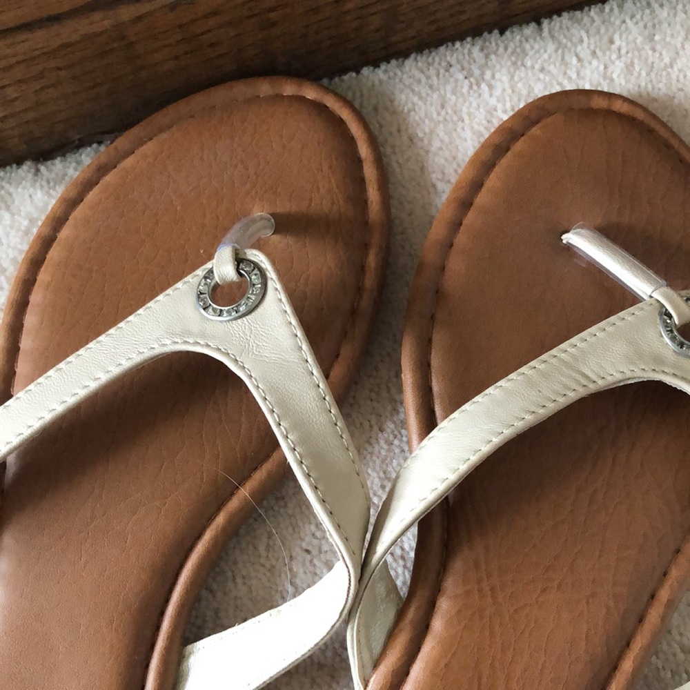 2/20🌻Great casual sandal Ardene size 8 hardly worn - Picture 4 of 4